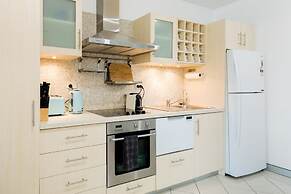 Studio 64 Oyster Bay Modern 3 Bedroom