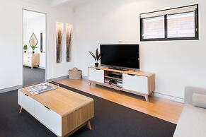 Studio 64 Oyster Bay Modern 3 Bedroom