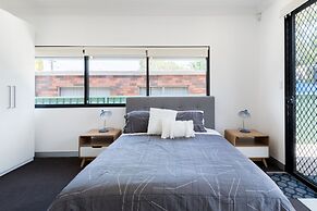 Studio 64 Oyster Bay Modern 3 Bedroom