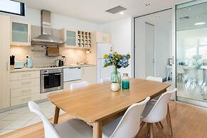 Studio 64 Oyster Bay Modern 3 Bedroom