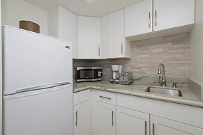 Diamond Head Beach Hotel