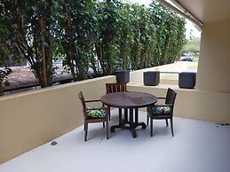 Diamond Head Beach Hotel