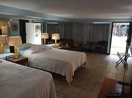 Diamond Head Beach Hotel