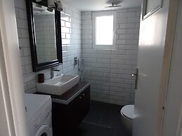 Minimal Luxury near Acropolis