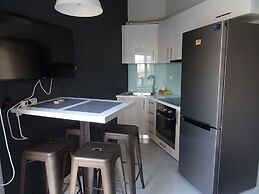 Minimal Luxury near Acropolis