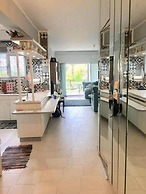 Sea & City Apartment in Voula