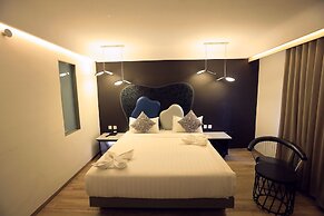 Humming Bird Hotel & Banquet