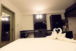 Humming Bird Hotel & Banquet