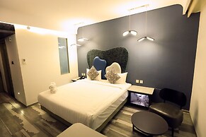 Humming Bird Hotel & Banquet