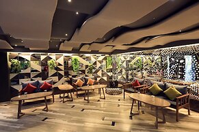 Humming Bird Hotel & Banquet