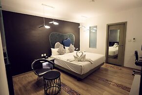 Humming Bird Hotel & Banquet