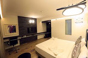 Humming Bird Hotel & Banquet