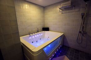 Humming Bird Hotel & Banquet