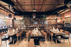 Humming Bird Hotel & Banquet