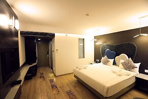 Humming Bird Hotel & Banquet