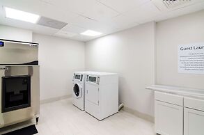 Comfort Inn & Suites Gulf Shores East Beach near Gulf State Park