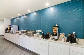 Comfort Inn & Suites Gulf Shores East Beach near Gulf State Park