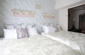 Grand Court Namba 601