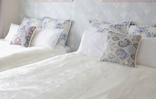 Grand Court Namba 601