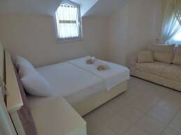 Villa Helios 11 by Elm