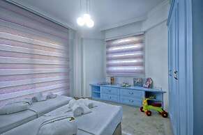 Villa Helios 3 by Elm