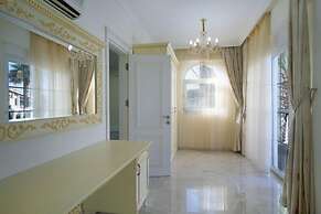 Villa Helios 3 by Elm