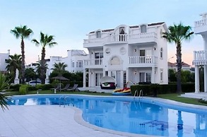 Villa Helios 3 by Elm