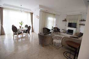 Villa Helios 1 by Elm