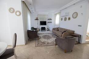 Villa Helios 1 by Elm