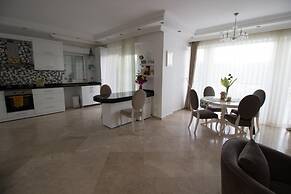 Villa Helios 1 by Elm