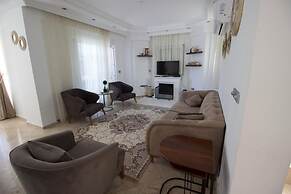 Villa Helios 1 by Elm