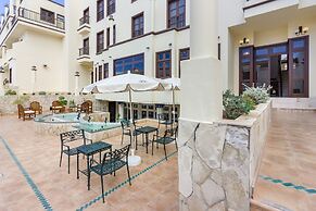 Klayman Olivina Aparthotel