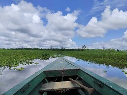 Amazon Queen Lodge