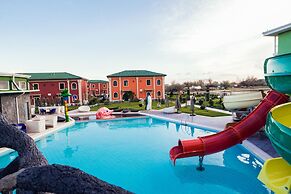 Eco Therma Village - Free Parking & Private Beach & Mineral Pool