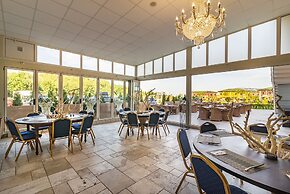 Eco Therma Village - Free Parking & Private Beach & Mineral Pool