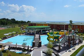 Eco Therma Village - Free Parking & Private Beach & Mineral Pool