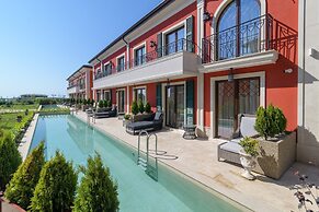 Eco Therma Village - Free Parking & Private Beach & Mineral Pool