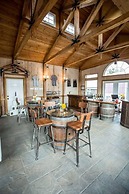 Wine Suite at Rellik House. Winery & Alpaca Farm