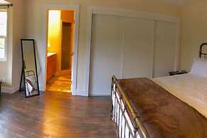 Rellik House. Winery and Alpaca Farm