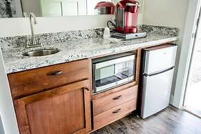 Rellik House. Winery and Alpaca Farm