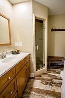 Rellik House. Winery and Alpaca Farm