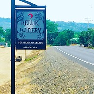Rellik House. Winery and Alpaca Farm