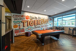 Tru by Hilton Seneca Clemson