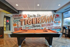 Tru by Hilton Seneca Clemson