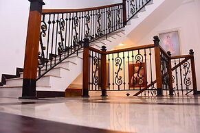 Negombo New Queen's Palace