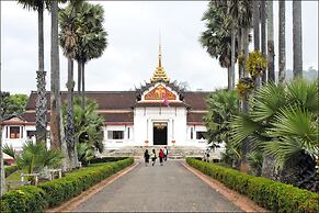 Y Not Lao Villa