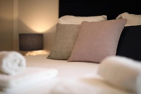 LeGeo-Luxurious Athenian Apartment