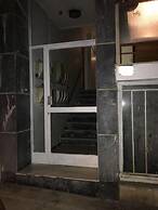 Renovated minimal aptm next to metro