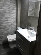 Renovated minimal aptm next to metro