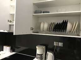 Renovated minimal aptm next to metro